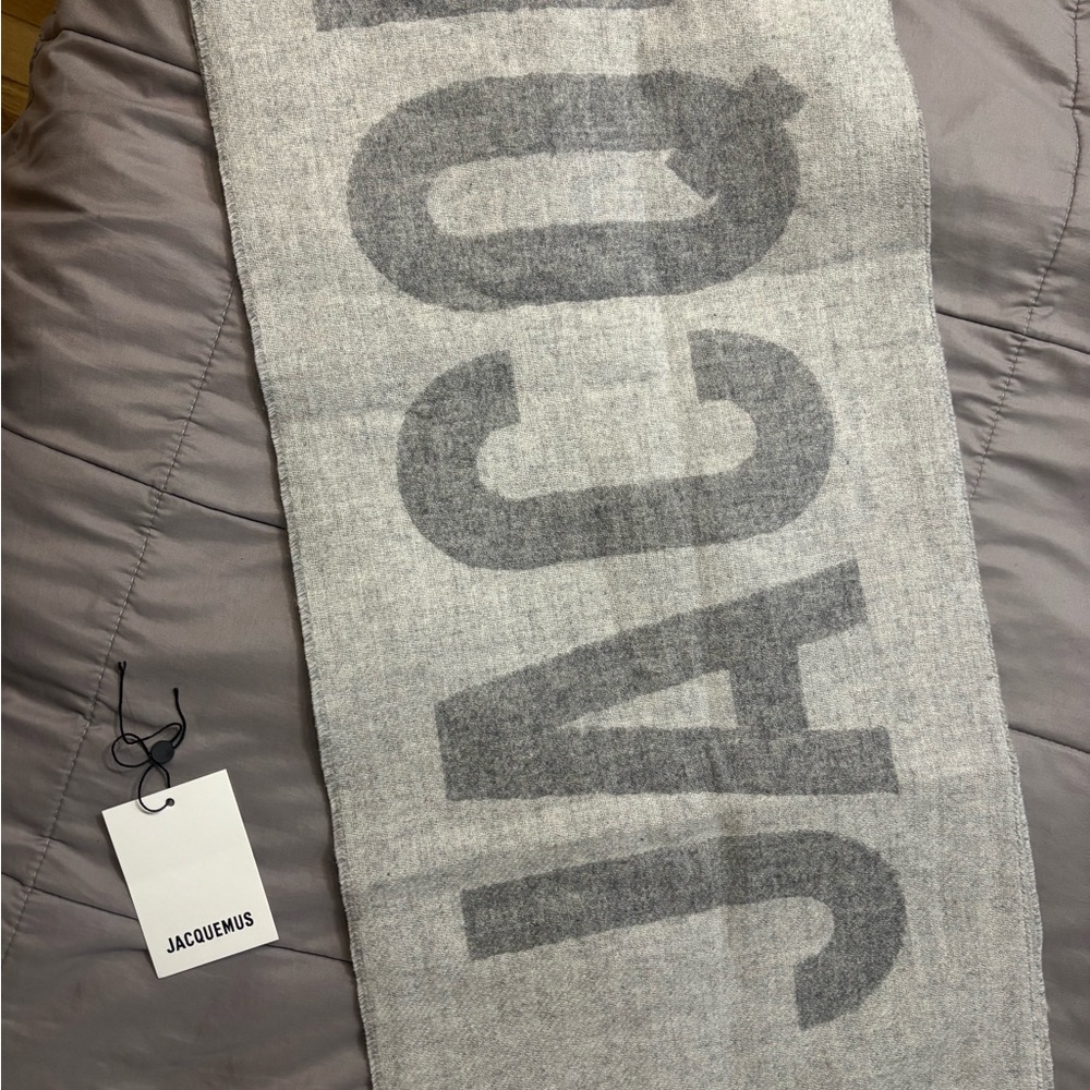 Jacquemus Light Gray Fringed Scarf